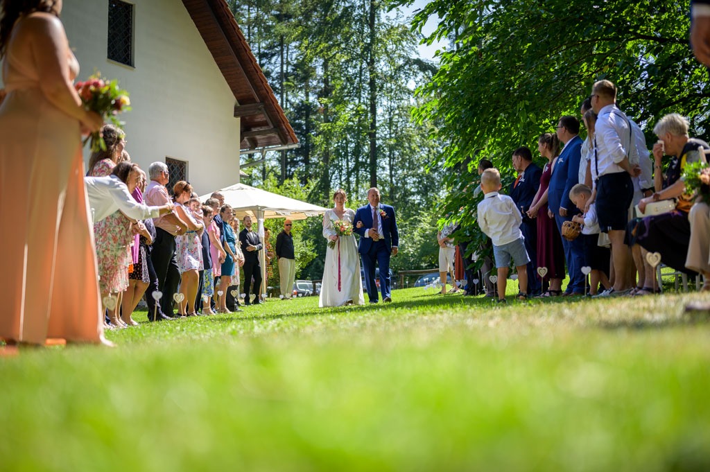 Svatba na Chatě Babí lom: Romantika uprostřed lesů kousek od Brna
