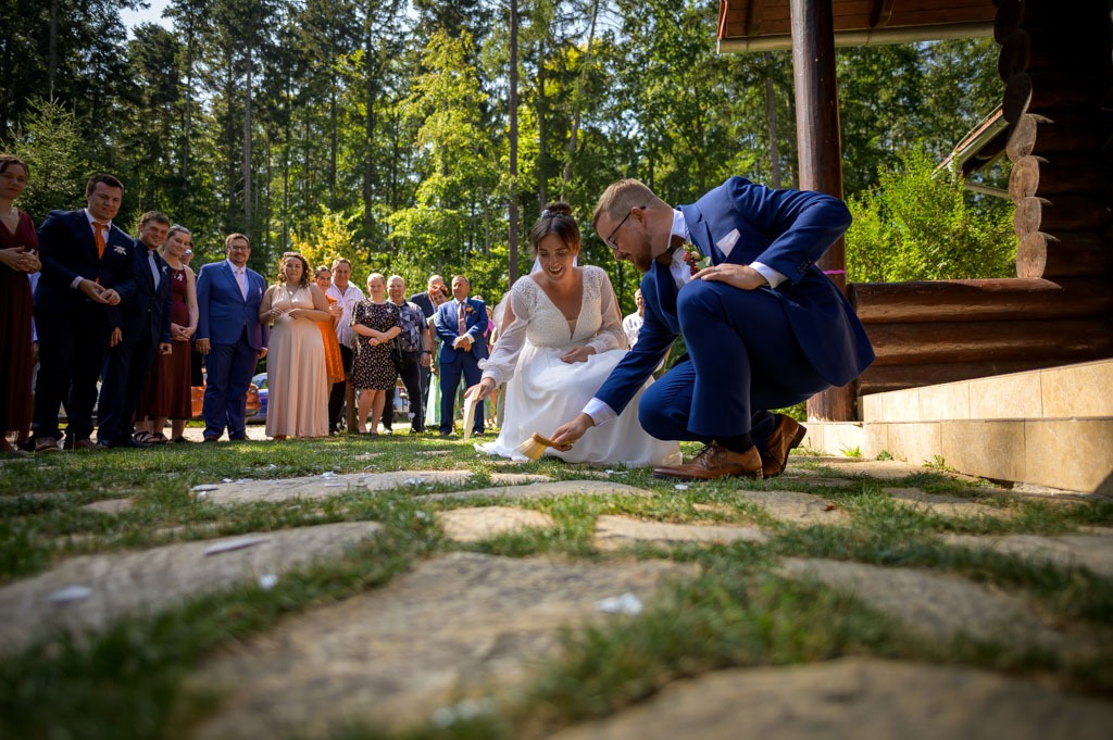 Svatba na Chatě Babí lom: Romantika uprostřed lesů kousek od Brna
