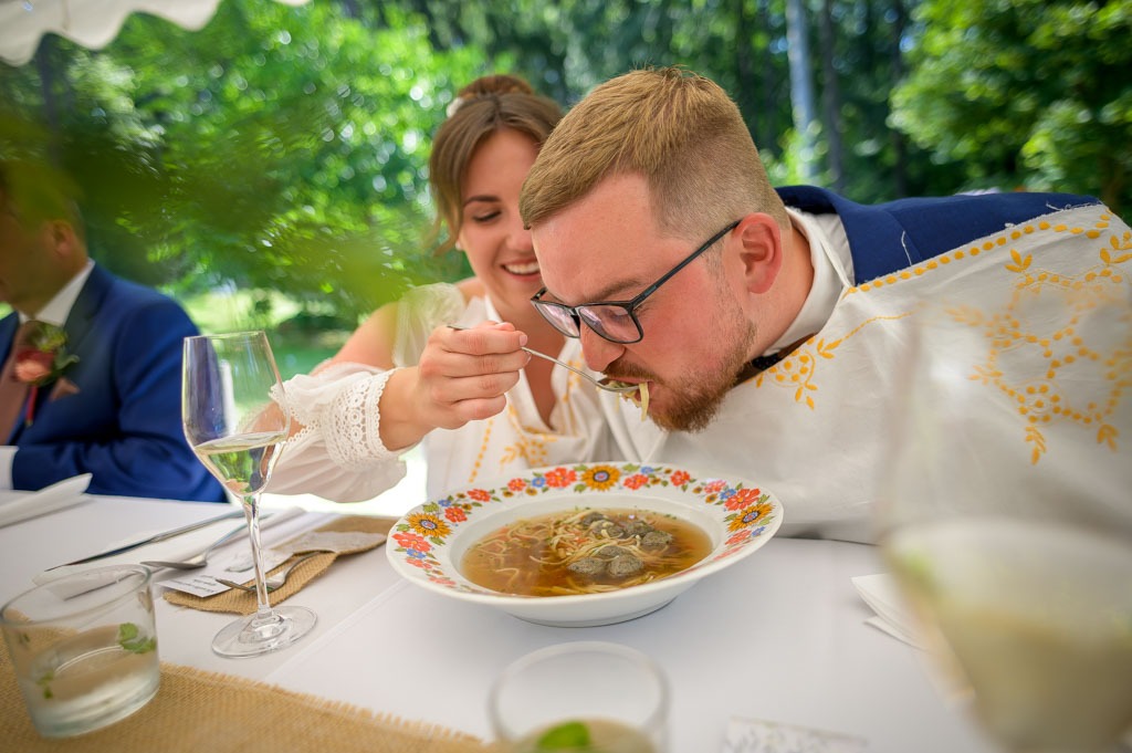 Svatba na Chatě Babí lom: Romantika uprostřed lesů kousek od Brna