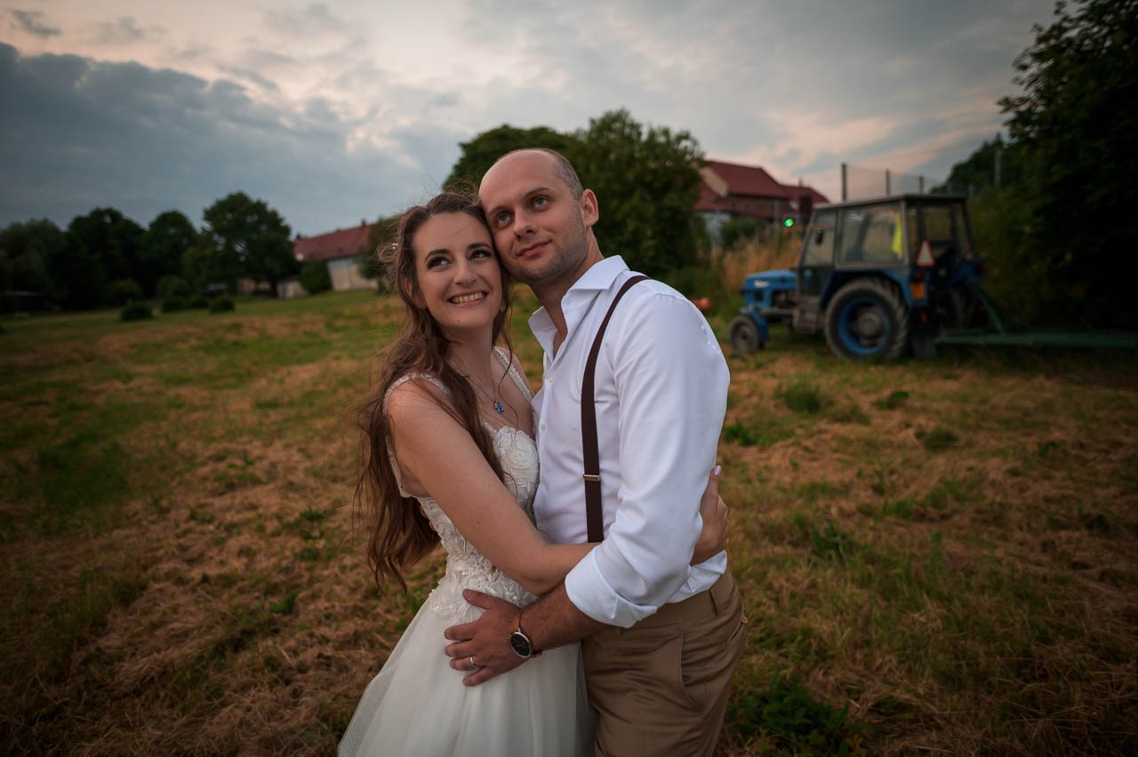 Svatební fotograf Farma Klokočov: příběh svatby uprostřed přírody