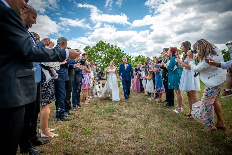 Stodola v meruňkovém sadu: Svatba Šárky a Jirky