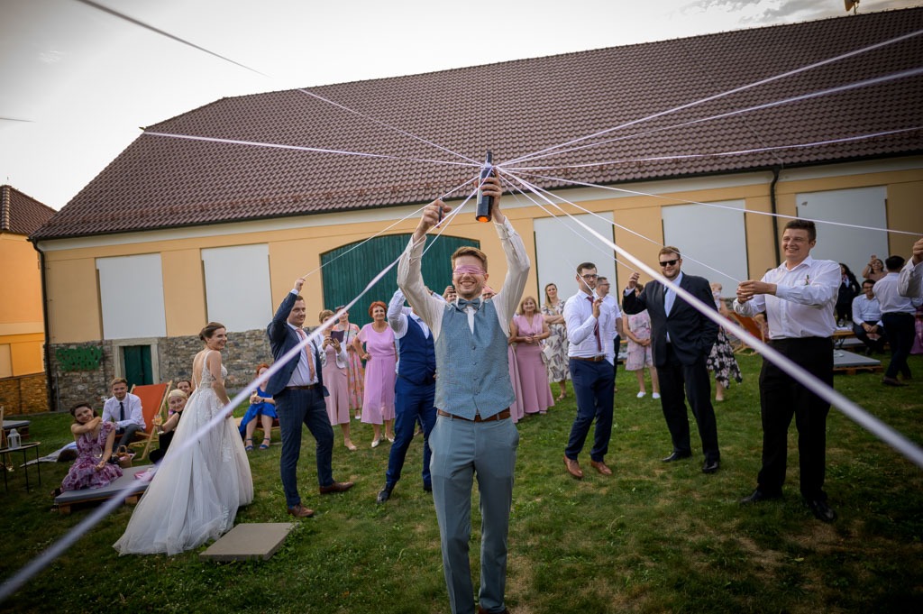 Krásná svatba na zámečku Ostrov – Dan a Kristýna